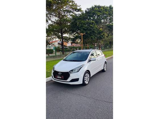 HYUNDAI HB20 1.0 COMFORT PLUS 12V FLEX 4P MANUAL